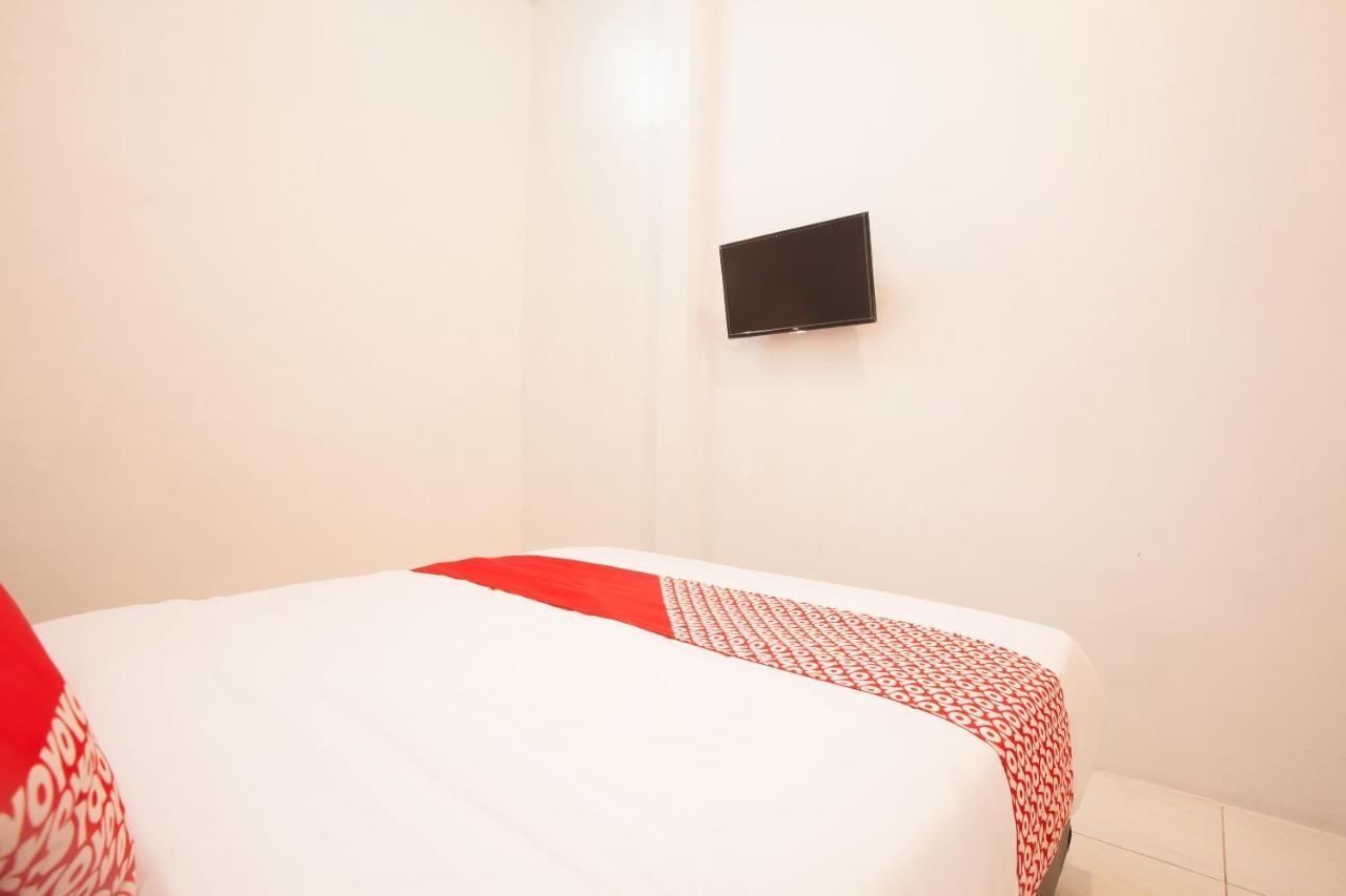 Oyo 1978 Pondok Indah Residence 棉兰 外观 照片